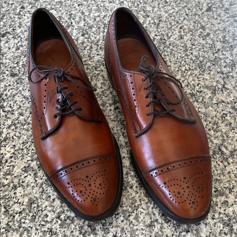 Allen Edmonds Men's Tan Oxford Shoes